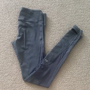 ALO Yoga Coast Leggings in Grey